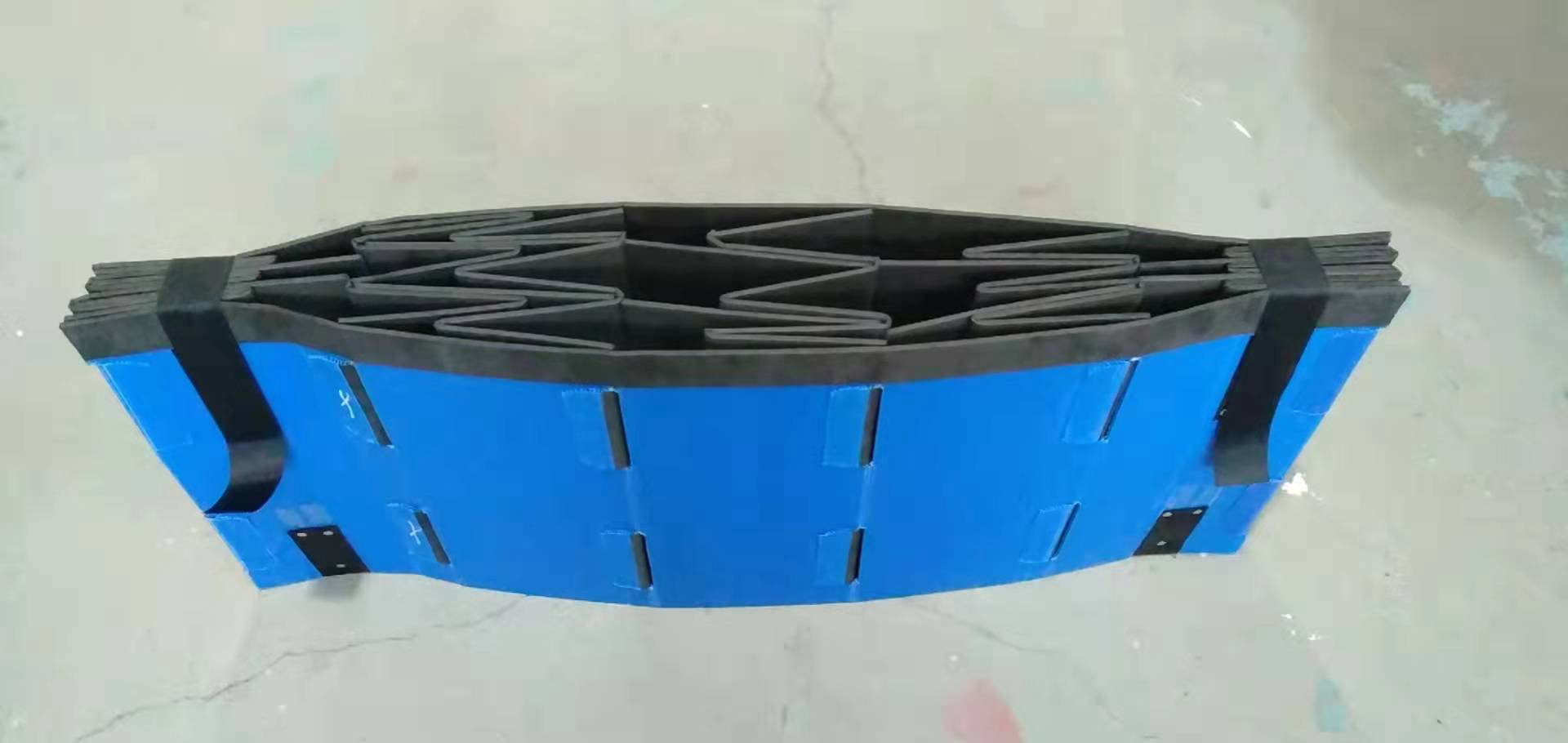 圍板箱內(nèi)襯